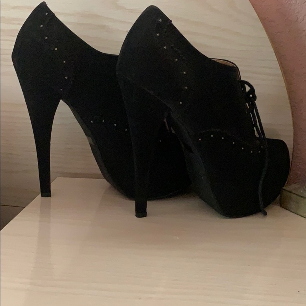 Women’s high heel bootie